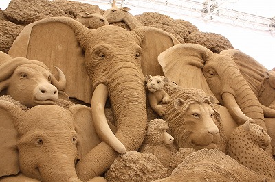 鳥取砂丘の動物像たち。